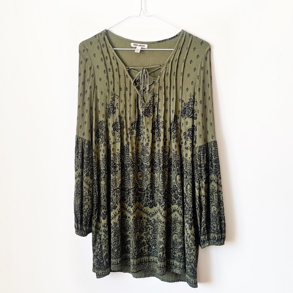 Billabong Dresses & Skirts - BILLABONG Long Sleeve Printed Tie Dress Green XS